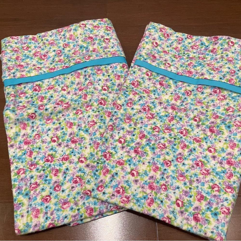 ❌SOLD ❌Floral Flannel Pillow Cases with Blue Accents - set of 2 NEW